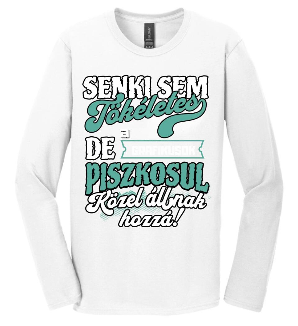 SENKI SEM TÖKÉLETES DE A_AZ  GRAFIKUSOK ÁTKOZOTTUL KÖZEL ÁLLNAK  HOZZÁ