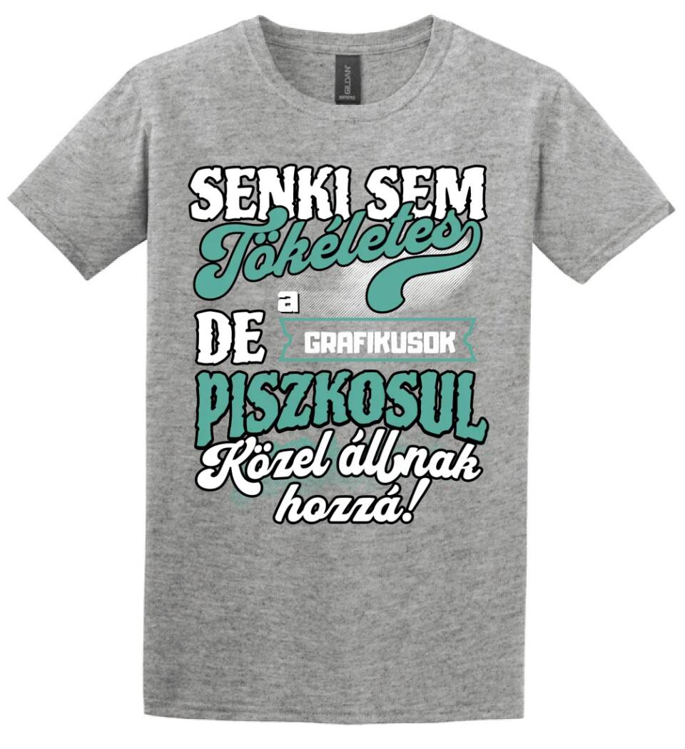 SENKI SEM TÖKÉLETES DE A_AZ  GRAFIKUSOK ÁTKOZOTTUL KÖZEL ÁLLNAK  HOZZÁ