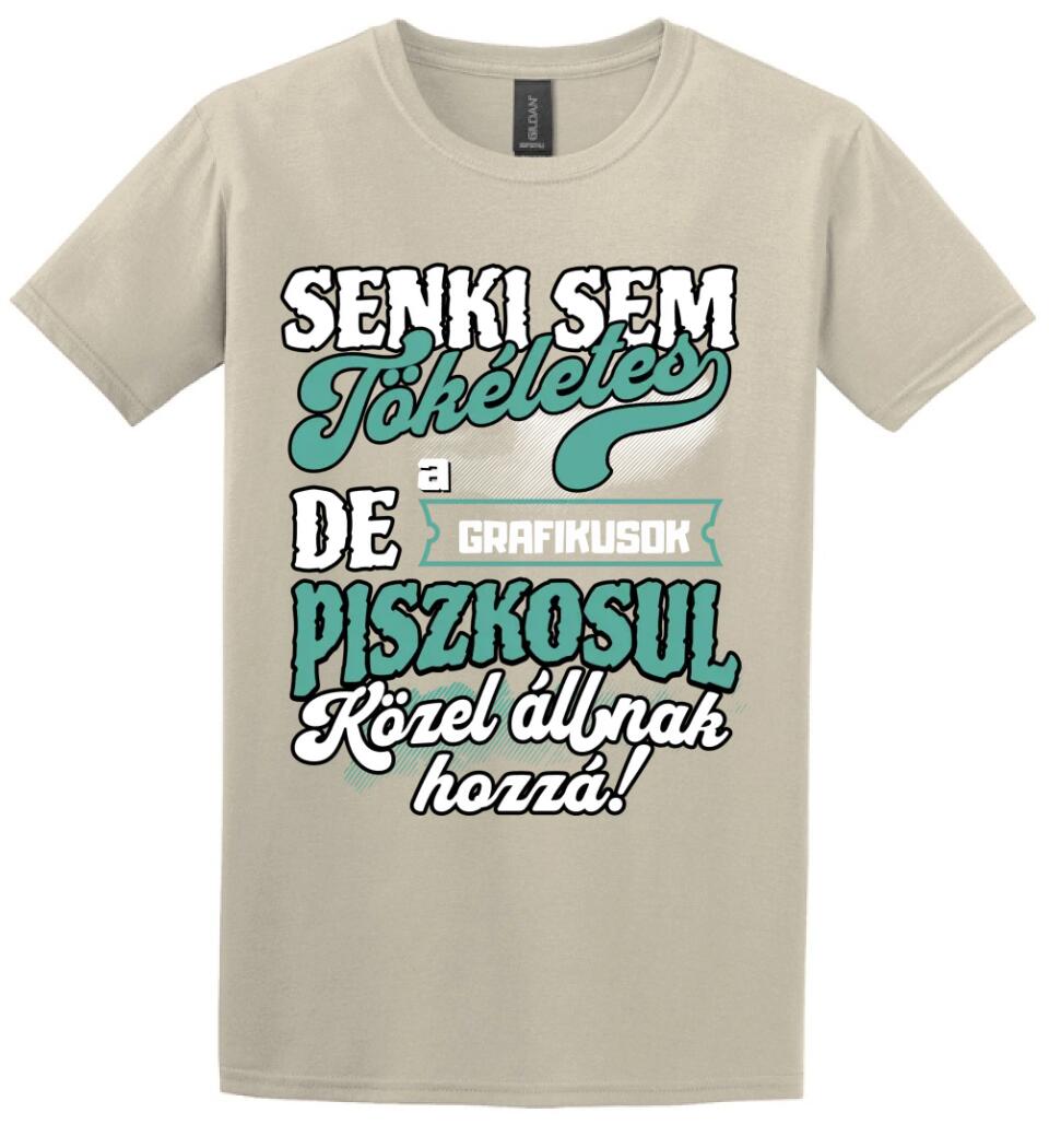 SENKI SEM TÖKÉLETES DE A_AZ  GRAFIKUSOK ÁTKOZOTTUL KÖZEL ÁLLNAK  HOZZÁ