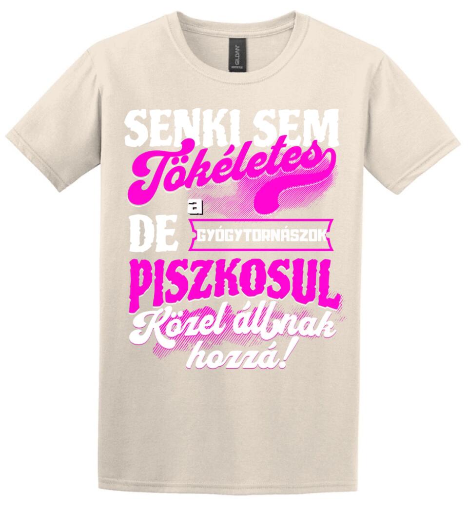 SENKI SEM TÖKÉLETES DE A_AZ  GYÓGYTORNÁSZOK ÁTKOZOTTUL KÖZEL ÁLLNAK  HOZZÁ