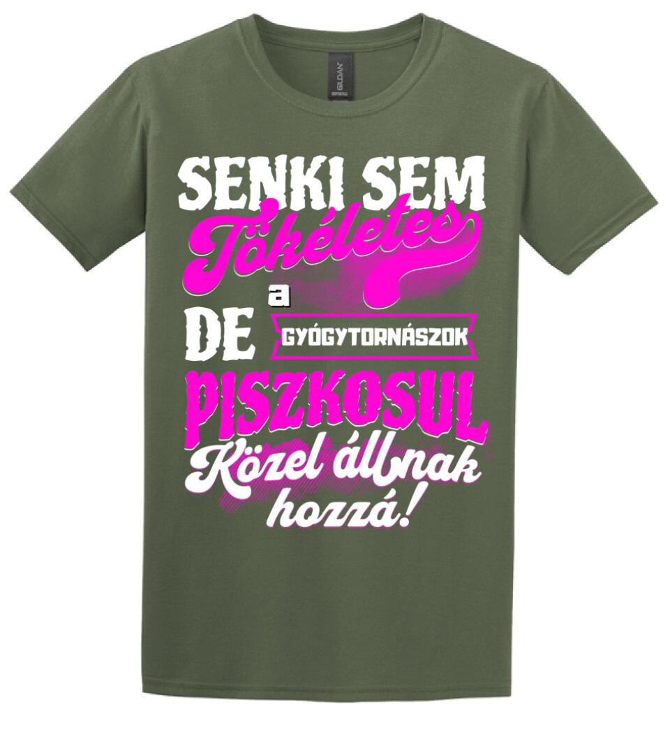 SENKI SEM TÖKÉLETES DE A_AZ  GYÓGYTORNÁSZOK ÁTKOZOTTUL KÖZEL ÁLLNAK  HOZZÁ