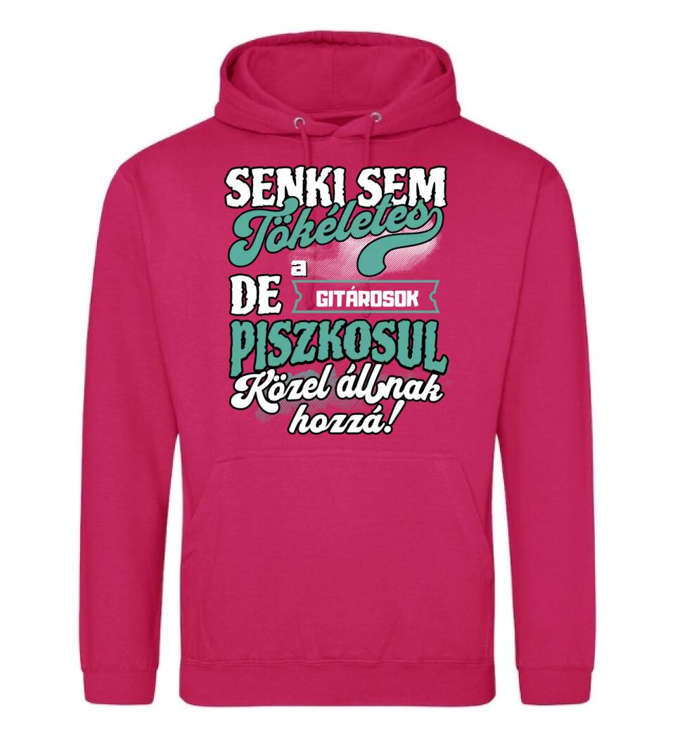 SENKI SEM TÖKÉLETES DE A_AZ  GITÁROSOK ÁTKOZOTTUL KÖZEL ÁLLNAK  HOZZÁ