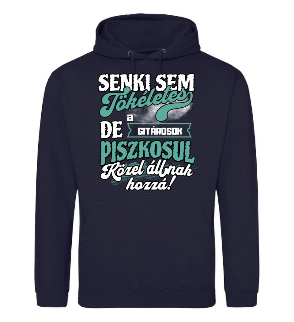 SENKI SEM TÖKÉLETES DE A_AZ  GITÁROSOK ÁTKOZOTTUL KÖZEL ÁLLNAK  HOZZÁ