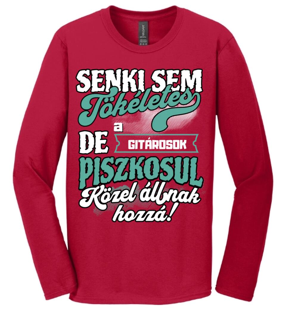 SENKI SEM TÖKÉLETES DE A_AZ  GITÁROSOK ÁTKOZOTTUL KÖZEL ÁLLNAK  HOZZÁ