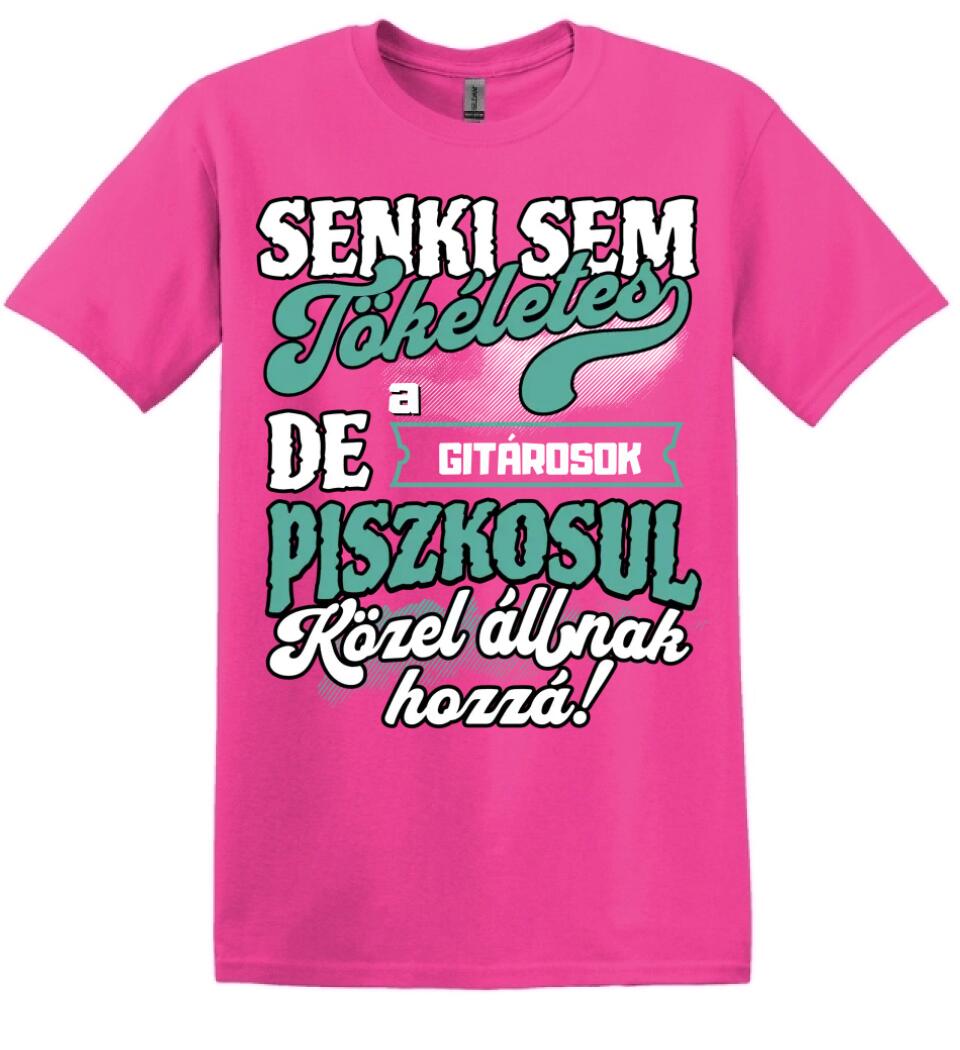 SENKI SEM TÖKÉLETES DE A_AZ  GITÁROSOK ÁTKOZOTTUL KÖZEL ÁLLNAK  HOZZÁ