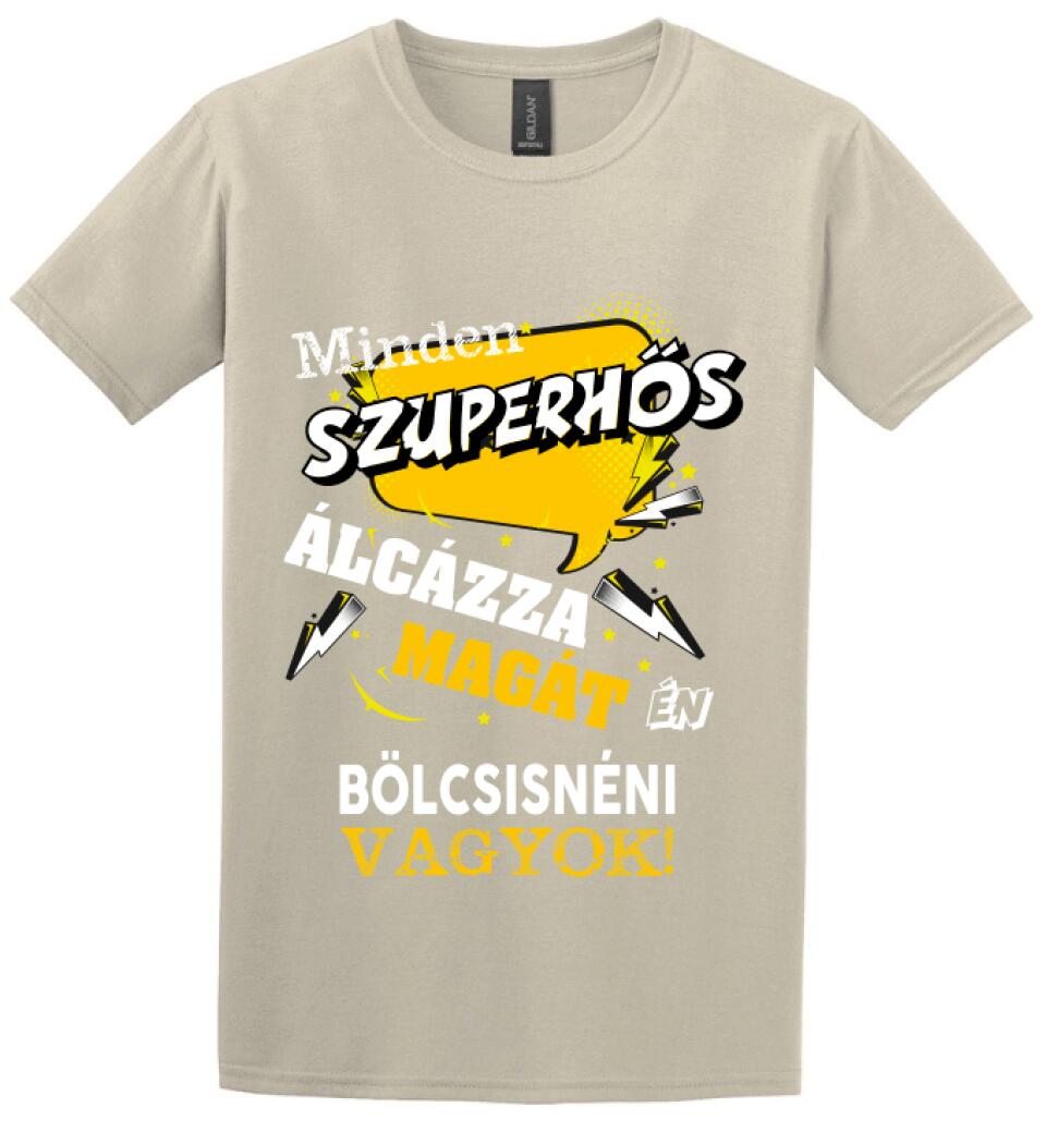 BÖLCSISNÉNI SZUPERHŐS PÓLÓ