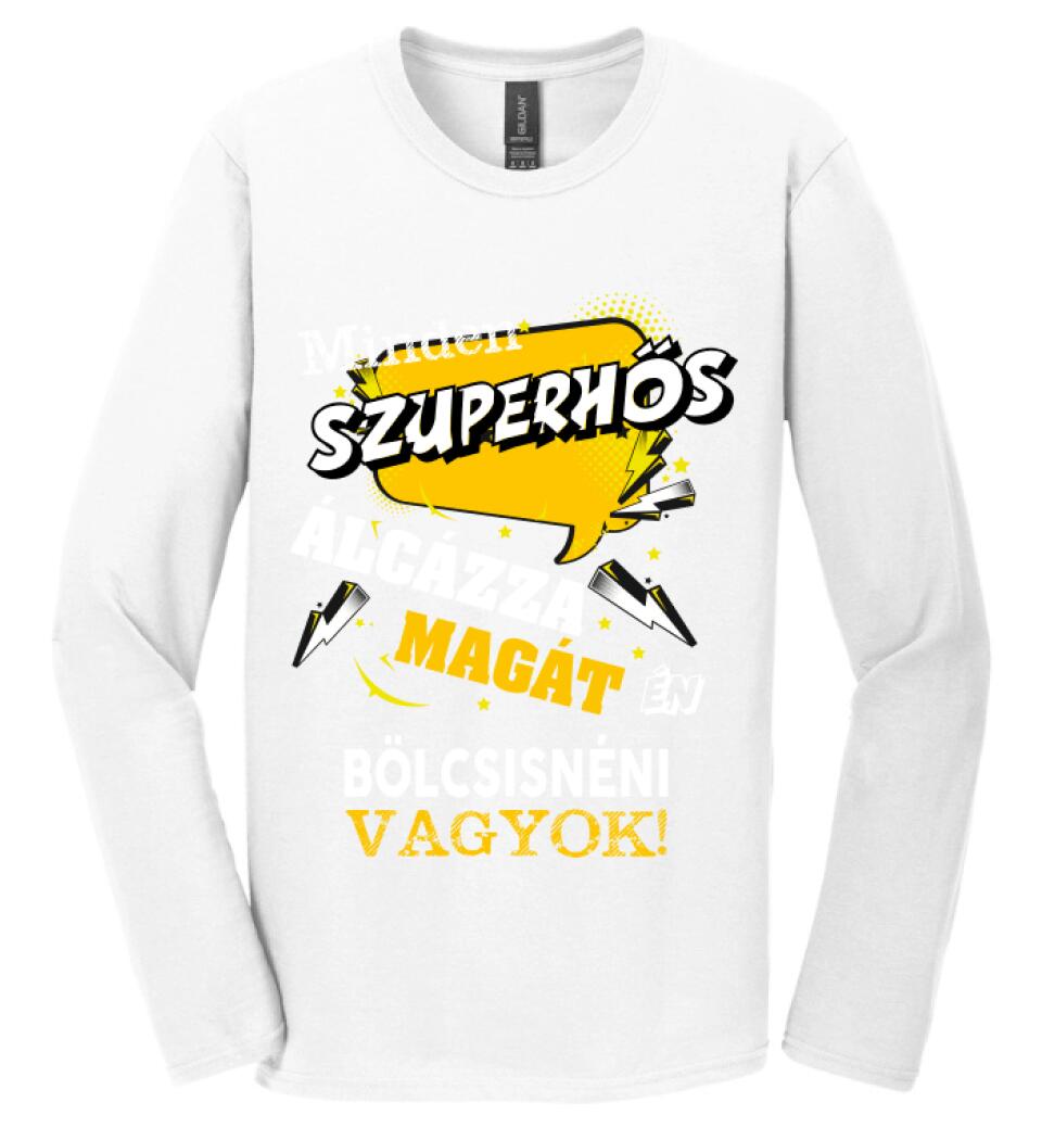 BÖLCSISNÉNI SZUPERHŐS PÓLÓ