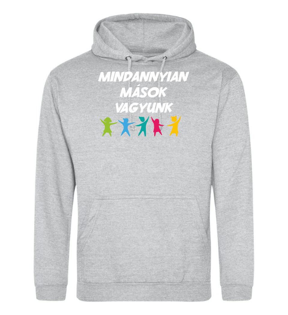 MINDANNYIAN MÁSOK VAGYUNK