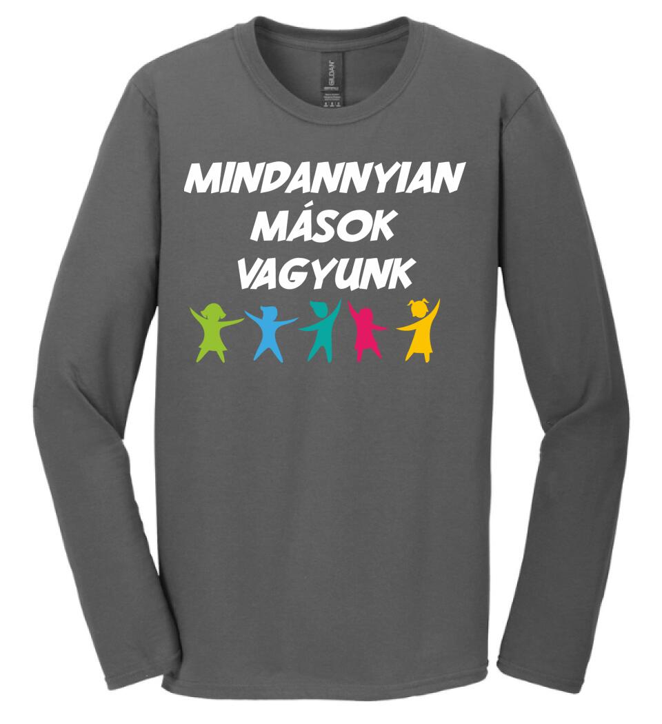 MINDANNYIAN MÁSOK VAGYUNK