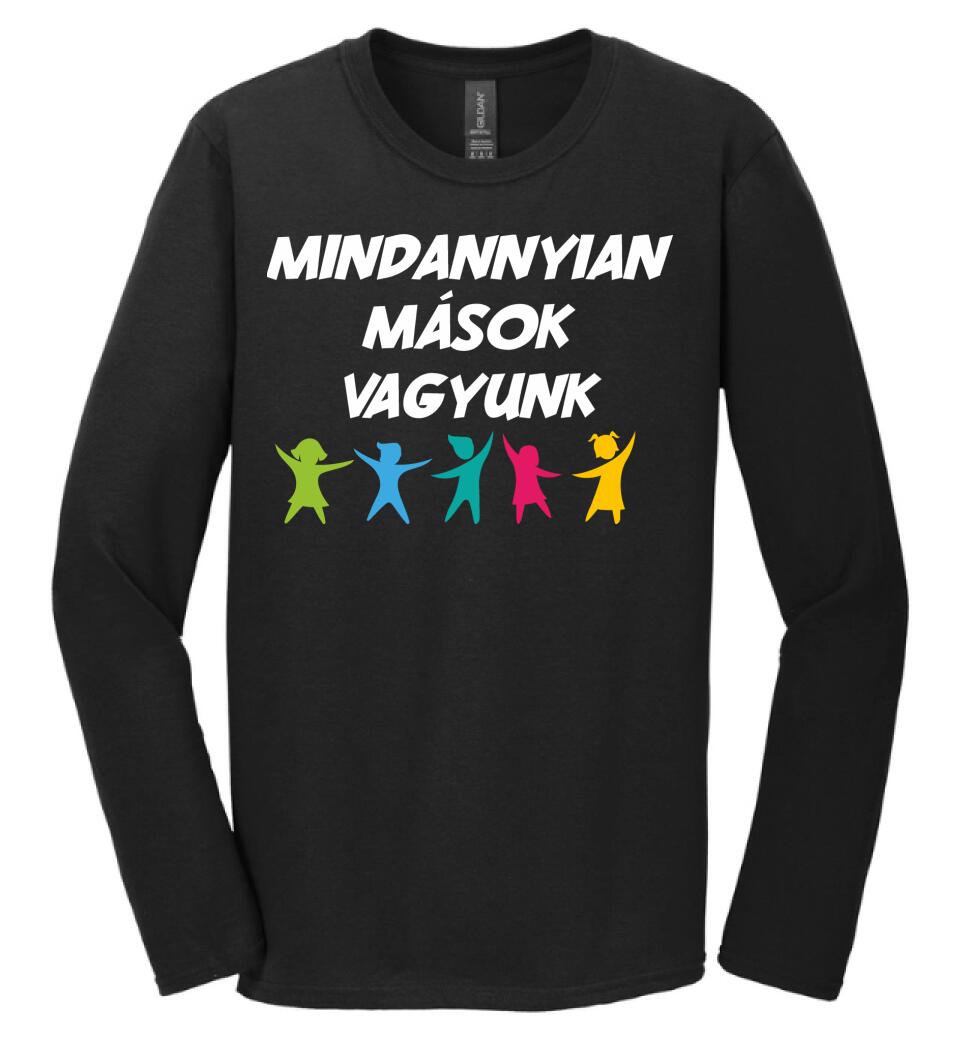 MINDANNYIAN MÁSOK VAGYUNK