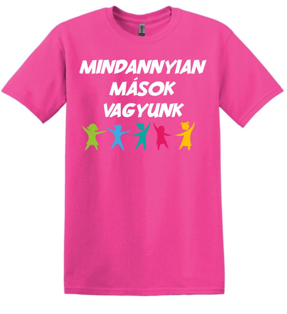 MINDANNYIAN MÁSOK VAGYUNK