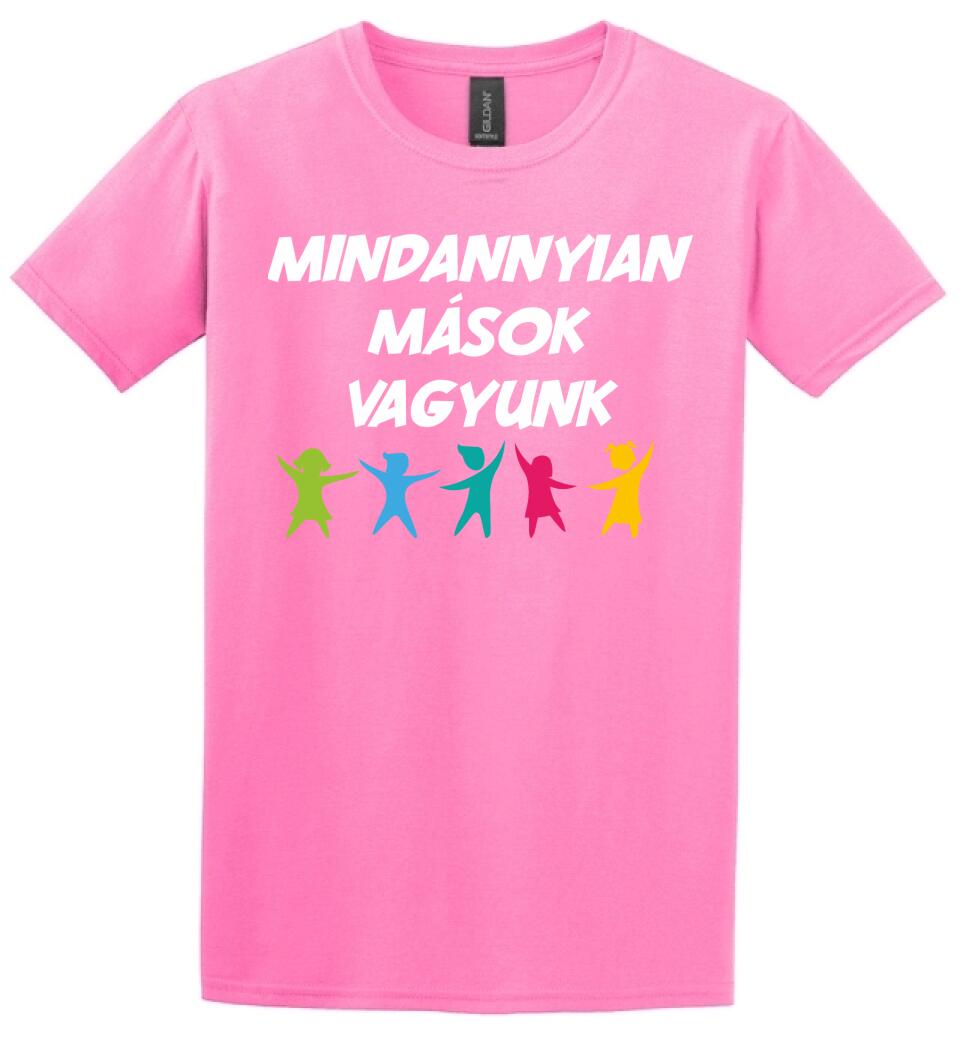 MINDANNYIAN MÁSOK VAGYUNK