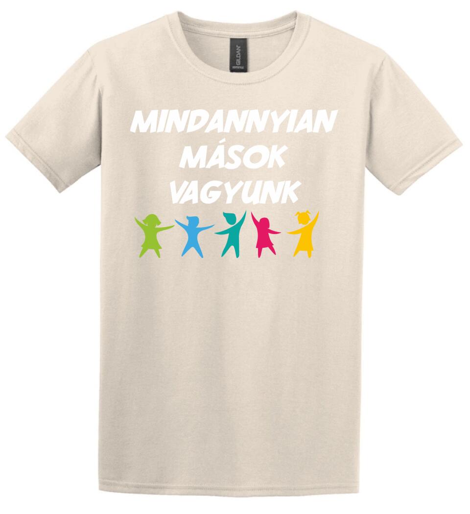 MINDANNYIAN MÁSOK VAGYUNK