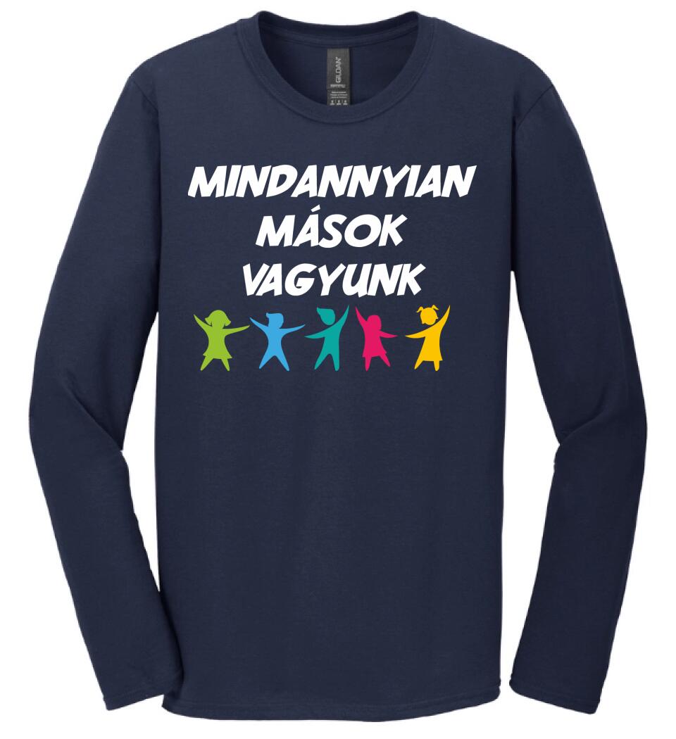 MINDANNYIAN MÁSOK VAGYUNK