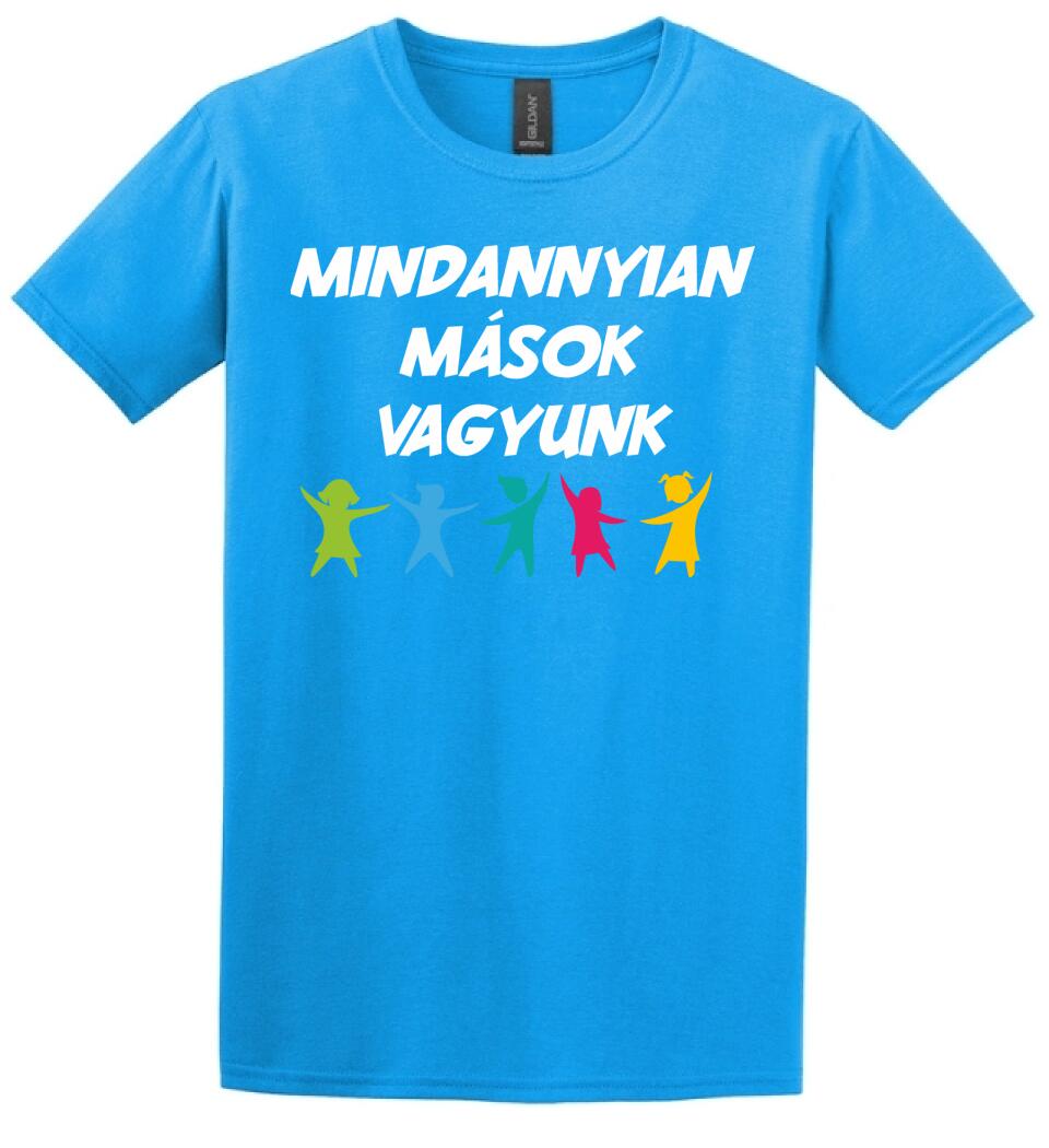 MINDANNYIAN MÁSOK VAGYUNK