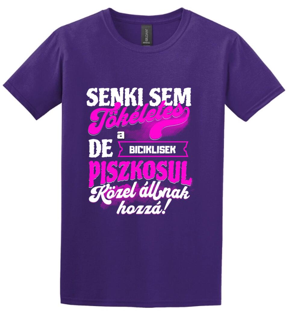 SENKI SEM TÖKÉLETES DE A_AZ  BICIKLISEK ÁTKOZOTTUL KÖZEL ÁLLNAK  HOZZÁ