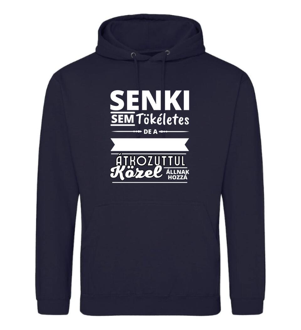 SENKI SEM TÖKÉLETES DE PAPÁK