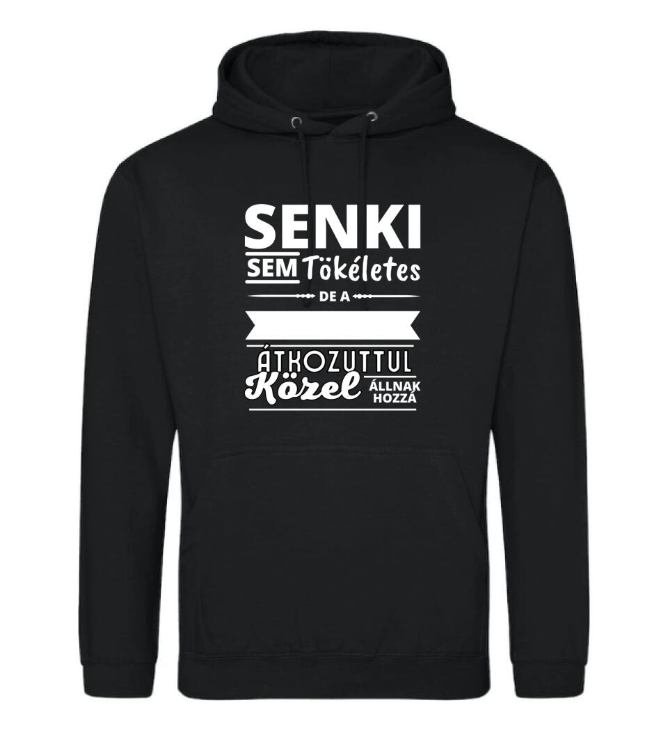 SENKI SEM TÖKÉLETES DE PAPÁK