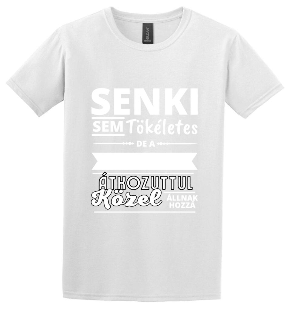 SENKI SEM TÖKÉLETES DE PAPÁK
