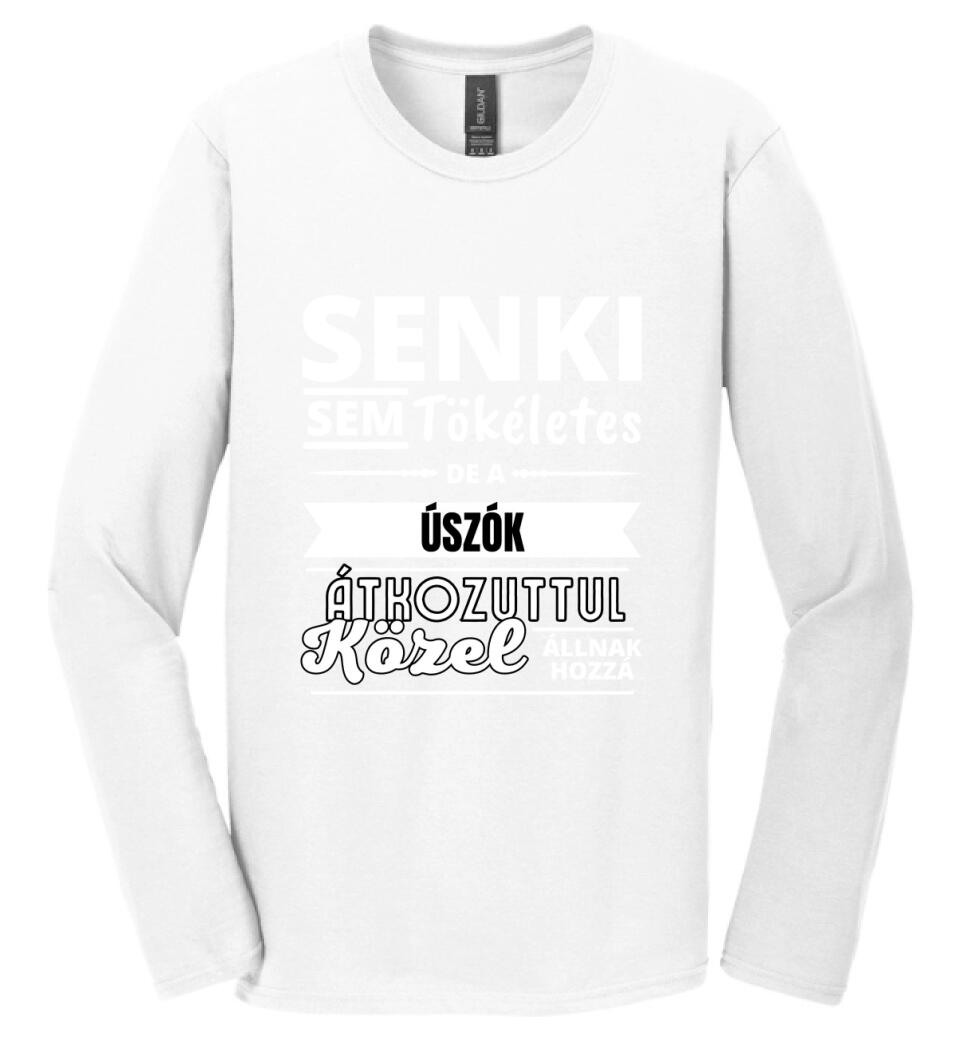 SENKI SEM TÖKÉLETES DE  ÚSZÓK
