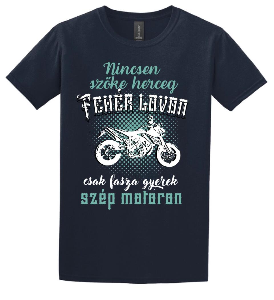 Szőke herceg szép motoron