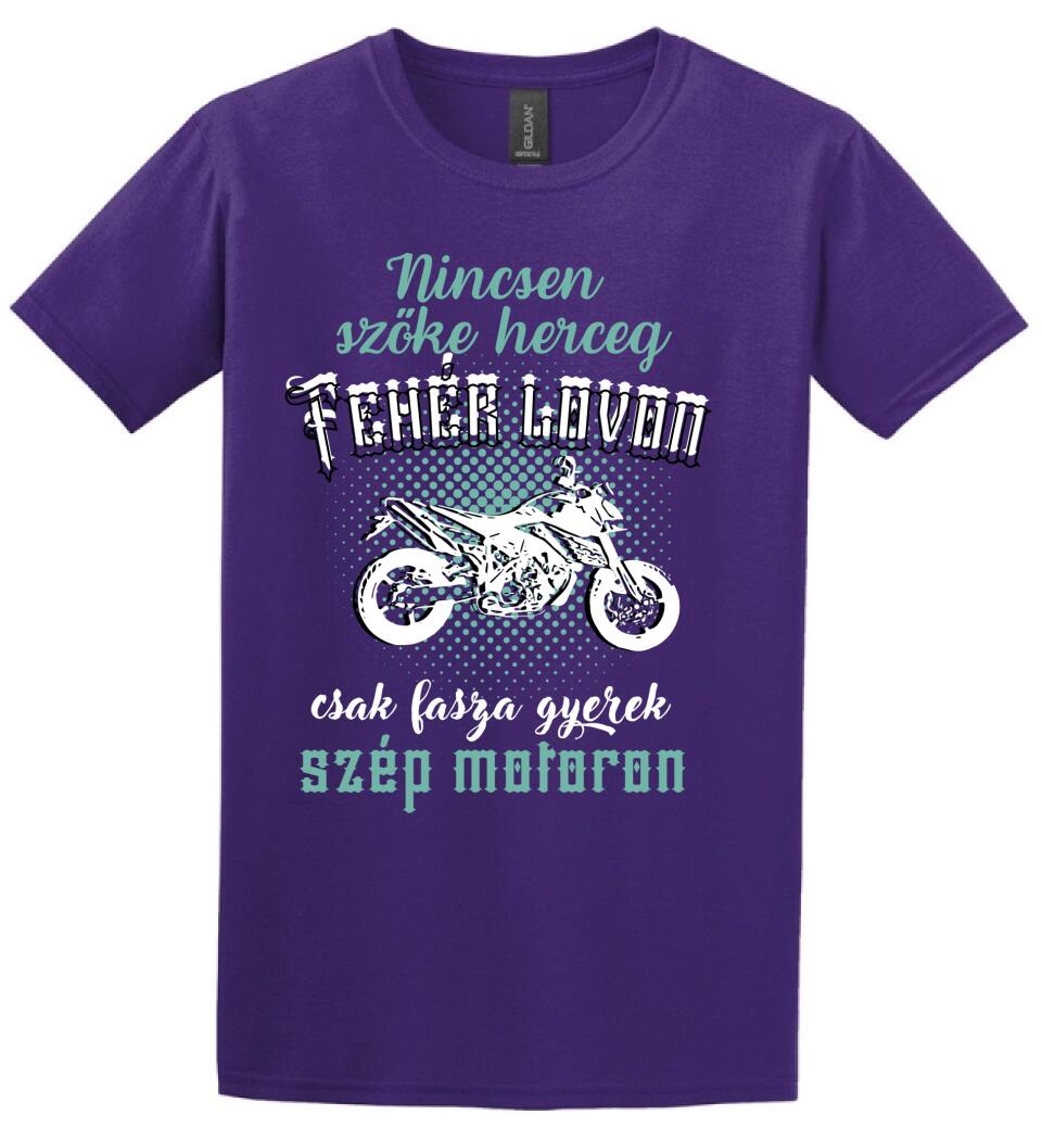 Szőke herceg szép motoron