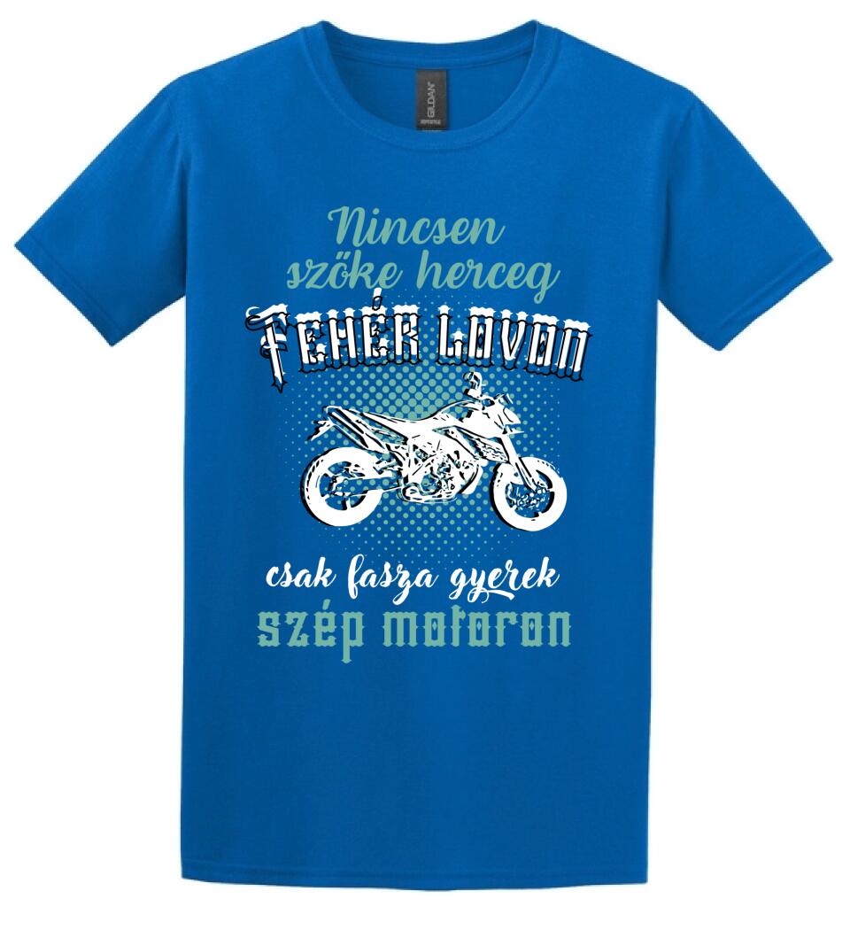 Szőke herceg szép motoron