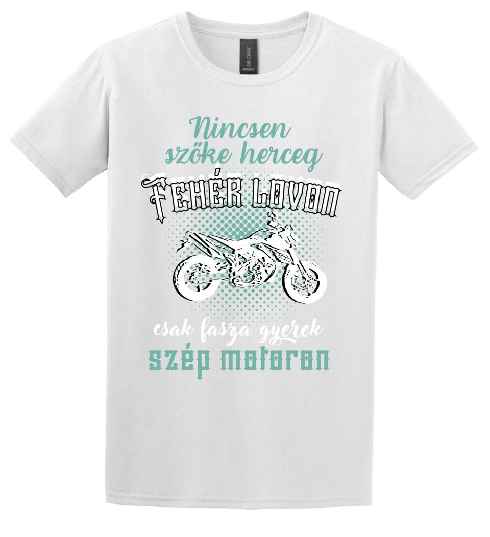 Szőke herceg szép motoron