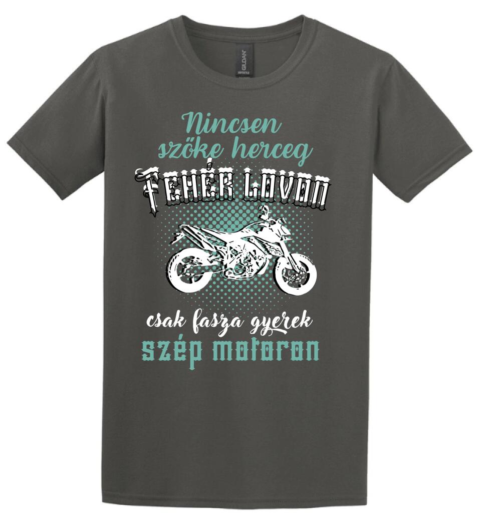 Szőke herceg szép motoron