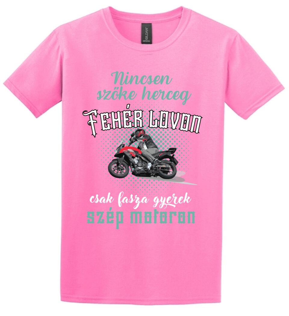 Szőke herceg szép motoron