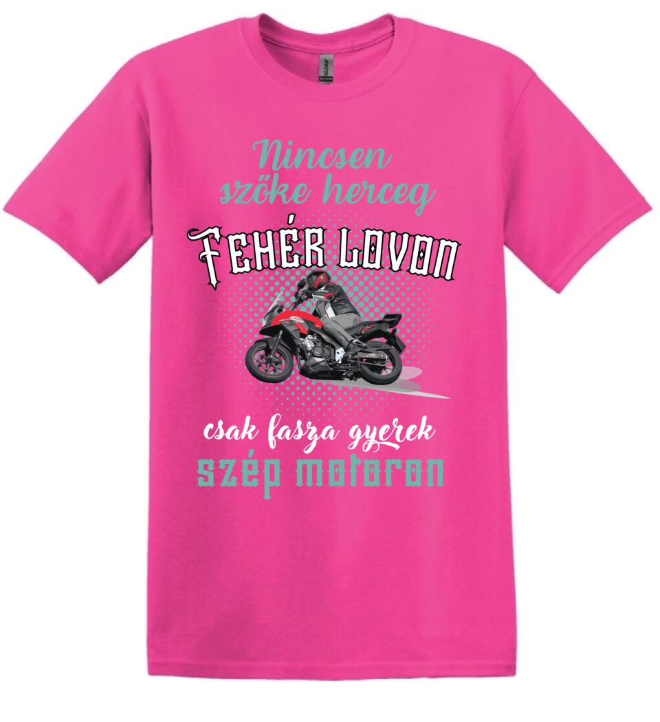 Szőke herceg szép motoron