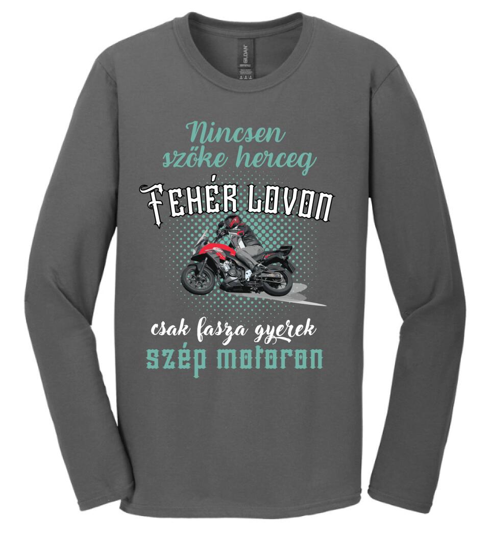 Szőke herceg szép motoron