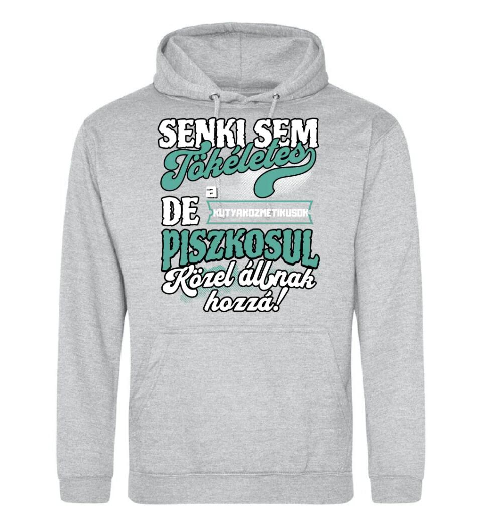 SENKI SEM TÖKÉLETES DE A_AZ  KUTYAKOZMETIKUSOK  ÁTKOZOTTUL KÖZEL ÁLLNAK  HOZZÁ