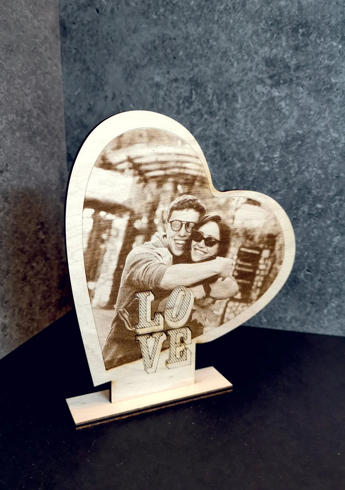 Fotógravírozás szív alakú fába FORME.H pòlò